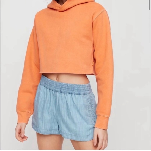 Aritzia TNA elastic waist jean shorts. - Picture 3 of 10